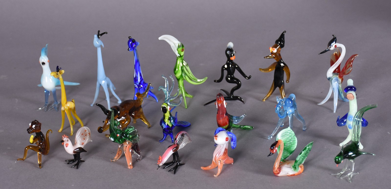 Vinte miniaturas de murano, um com pequeno quebrado. - foto 2 de 7