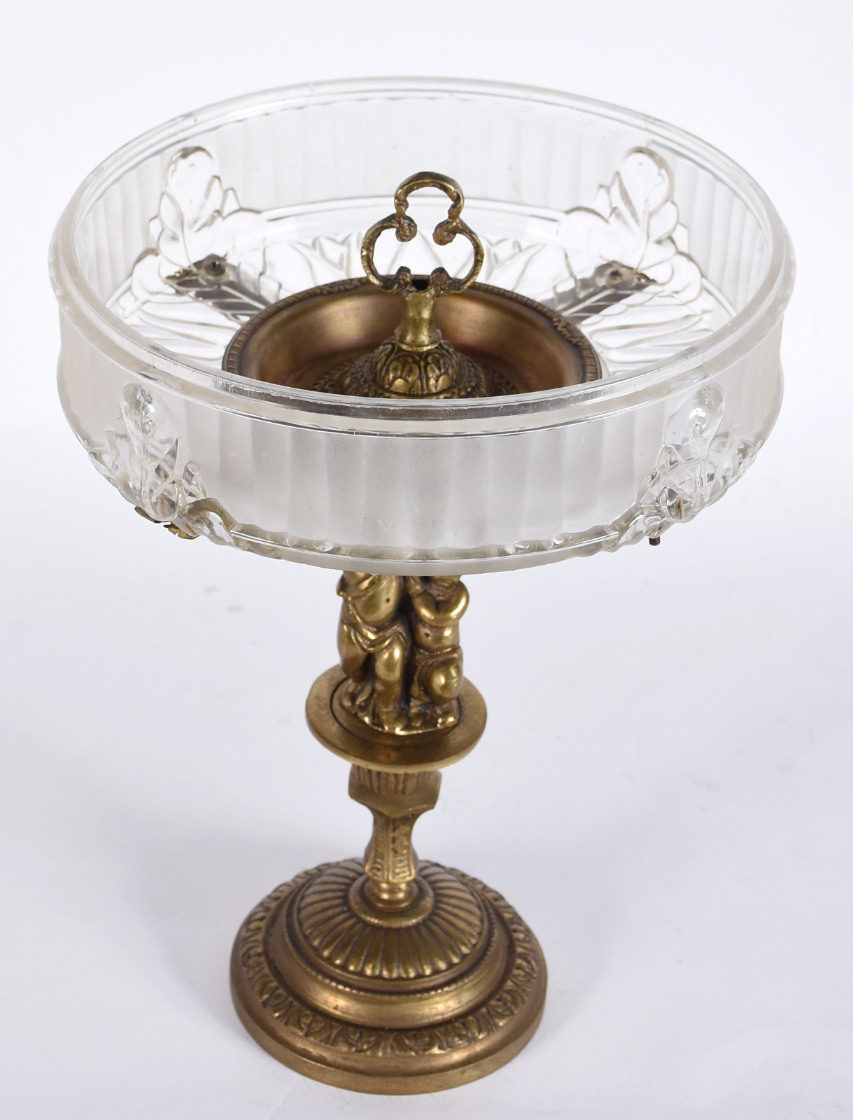 Fruteira de bronze com figuras de "Pucci" sustentando prato de... - foto 2 de 6