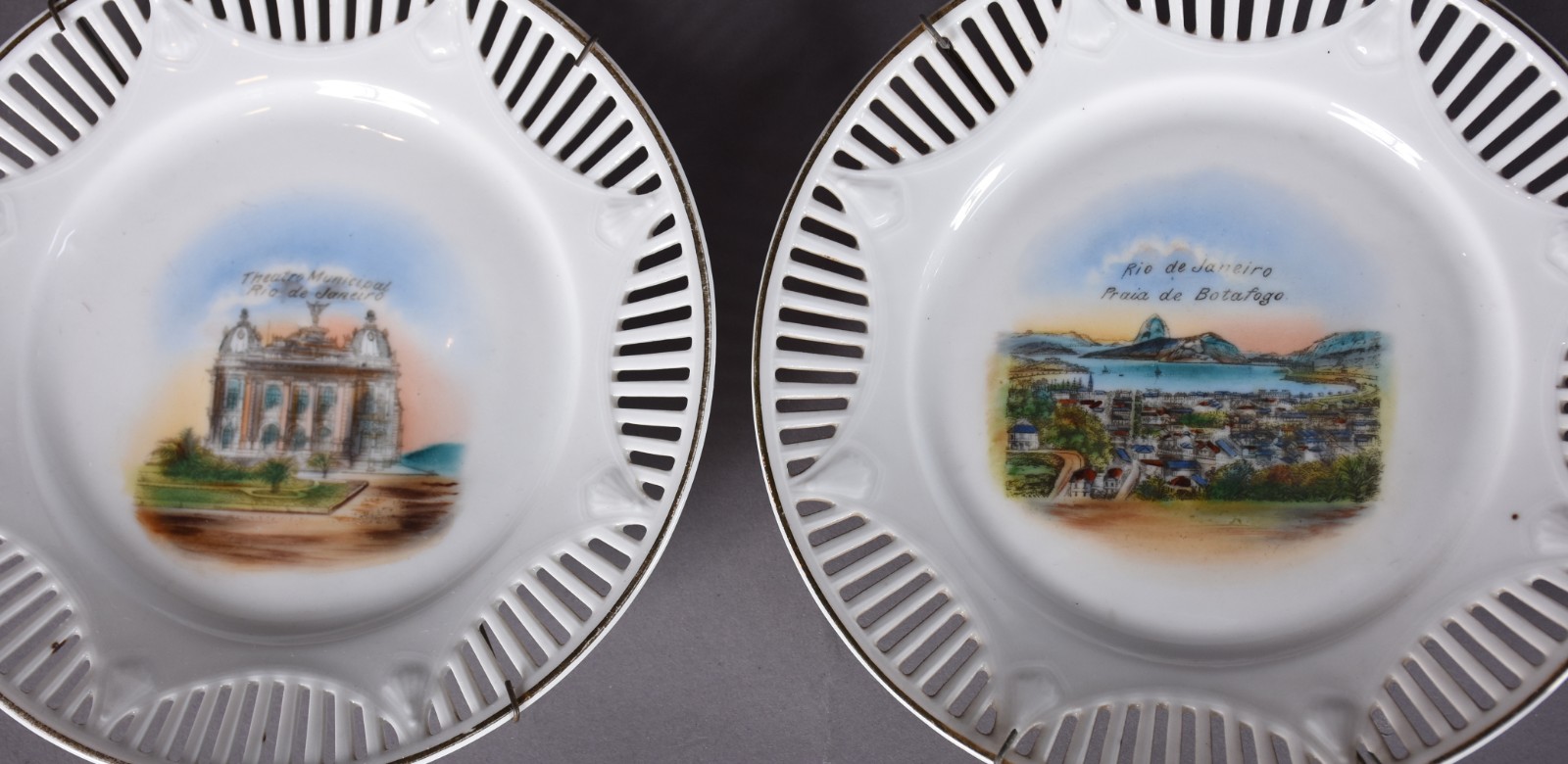 Doze pratos diversos de porcelana e 3 descansos de mesa holandeses... - foto 3 de 8