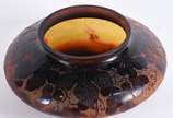 D'Argental (1919-1925),  - Raro vaso de pasta de vidro francesa, de Paul Nicolas - D'Argental, assinado, feitio "achatado" com cameo âmbar e marrom com cachos de uvas.