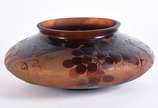 D'Argental (1919-1925),  - Raro vaso de pasta de vidro francesa, de Paul Nicolas - D'Argental, assinado, feitio "achatado" com cameo âmbar e marrom com cachos de uvas.