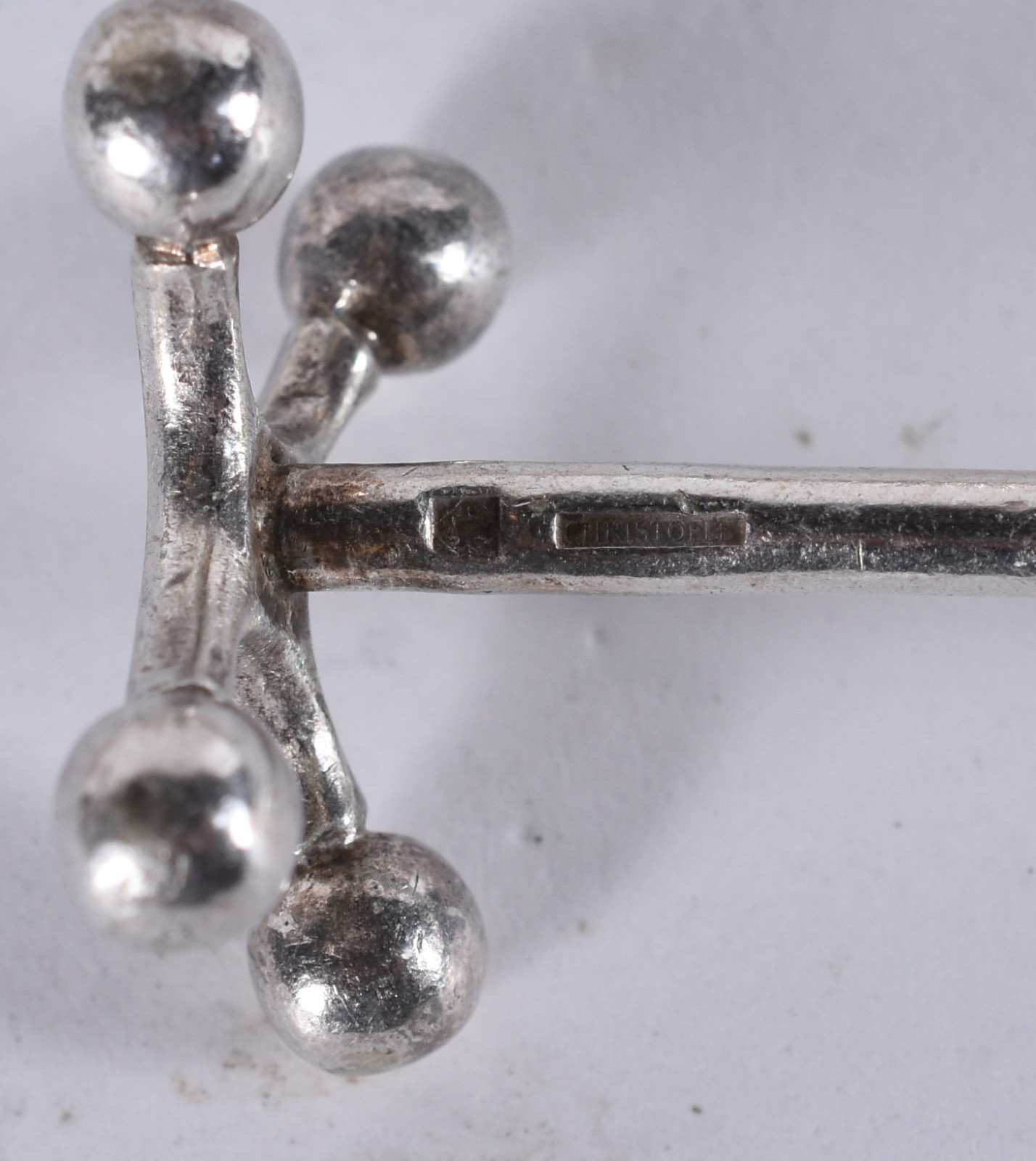 Diversas peças de metal prateado, sendo: 12 taças de sorvete com 11... - foto 6 de 9