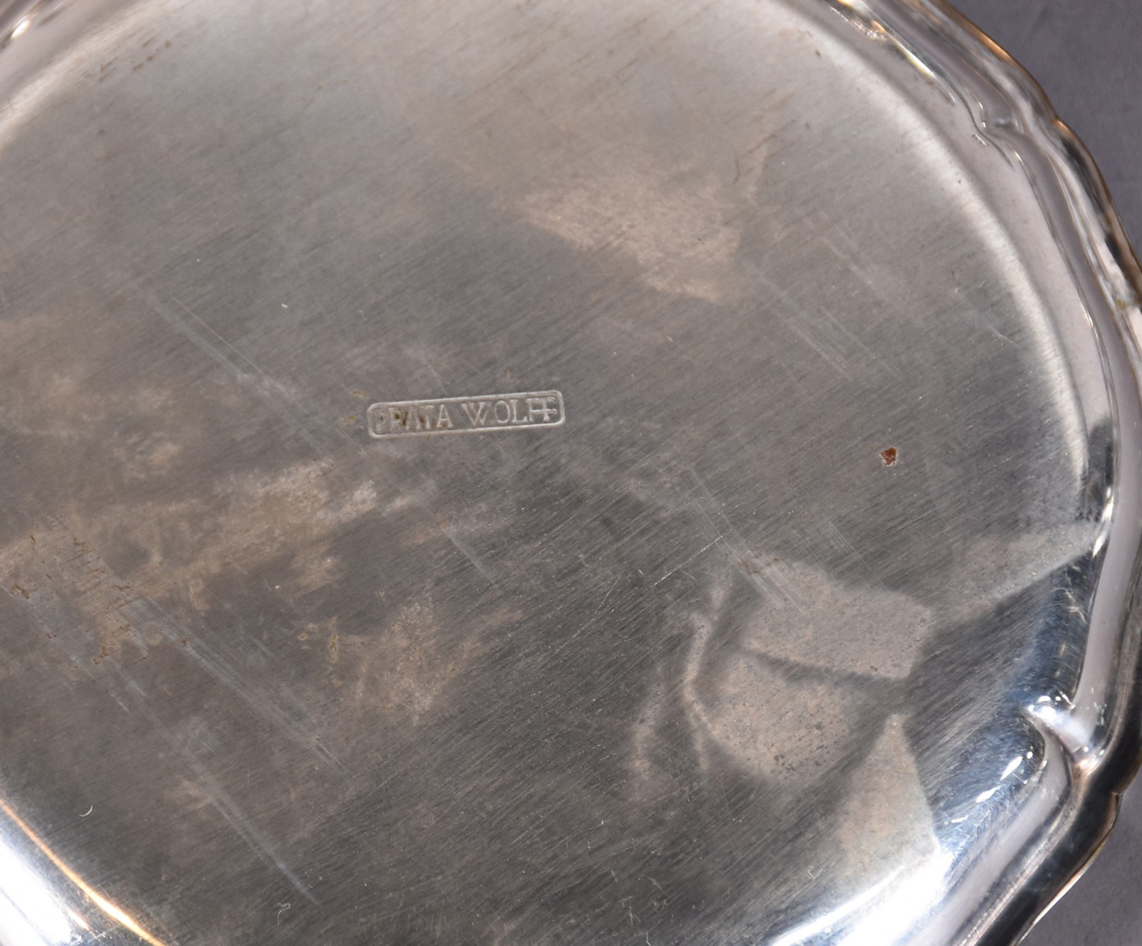 Diversas peças de metal prateado, sendo: bandeja, 6 salvinhas, porta... - foto 8 de 9
