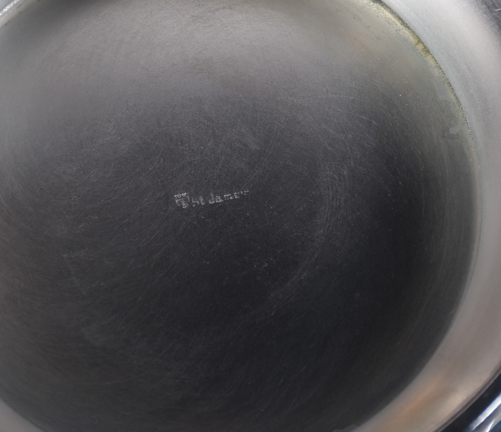 Diversas peças de metal, sendo: bandeja, 7 bowls Christofle (um Saint... - foto 5 de 6