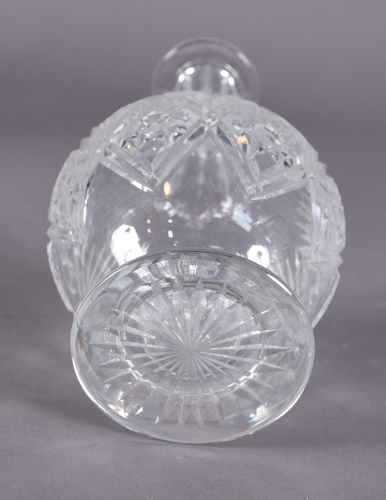 Garrafa para vinho de cristal inglês WEBB, lapidação em setas e... - foto 4 de 5