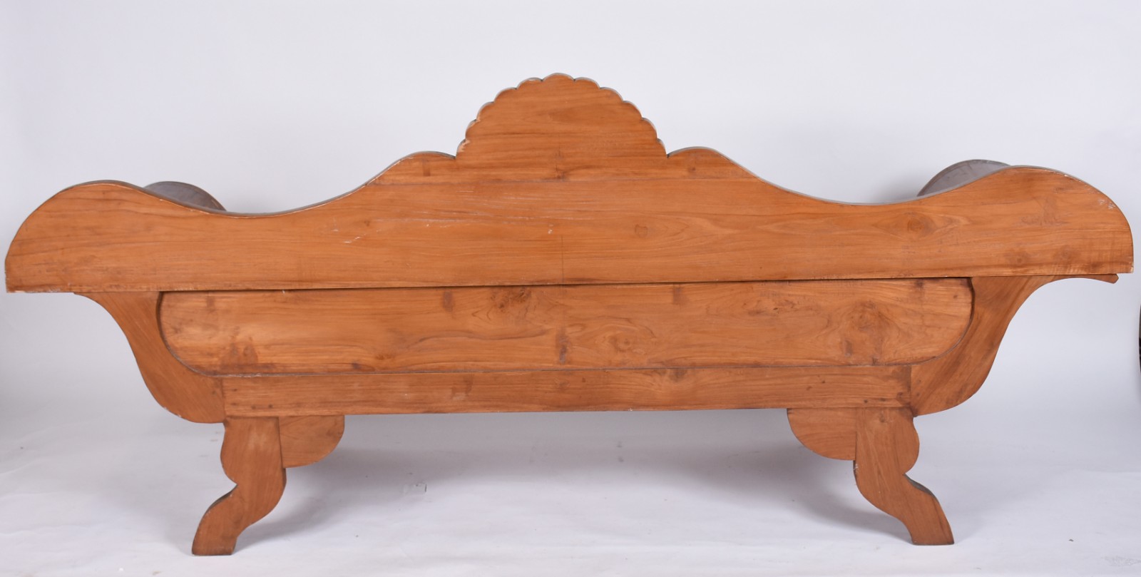 Canapé de madeira nobre estilo Regency, encosto encimado por concha... - foto 4 de 8