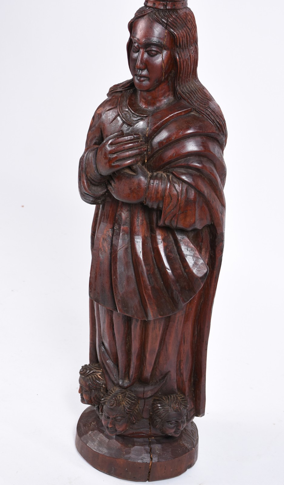 Escultura de madeira entalhada representando Nossa Senhora. Pequena... - foto 4 de 9