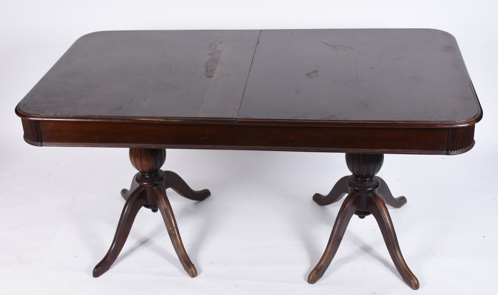 Mesa de jantar de madeira nobre, tampo retangular com tabua extensora... - foto 3 de 6