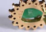 Par de brincos de ouro 18 k feitio gota com bri... - Par de brincos de ouro 18 k feitio gota com brilhantes e esmeraldas (Por motivos de segurança a peça não se encontra na loja)