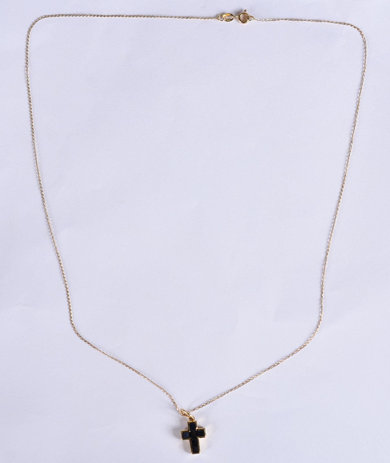 Colar de ouro 18k, contraste 750 e crucifixo com pedras ônix (Por... - foto 2 de 5