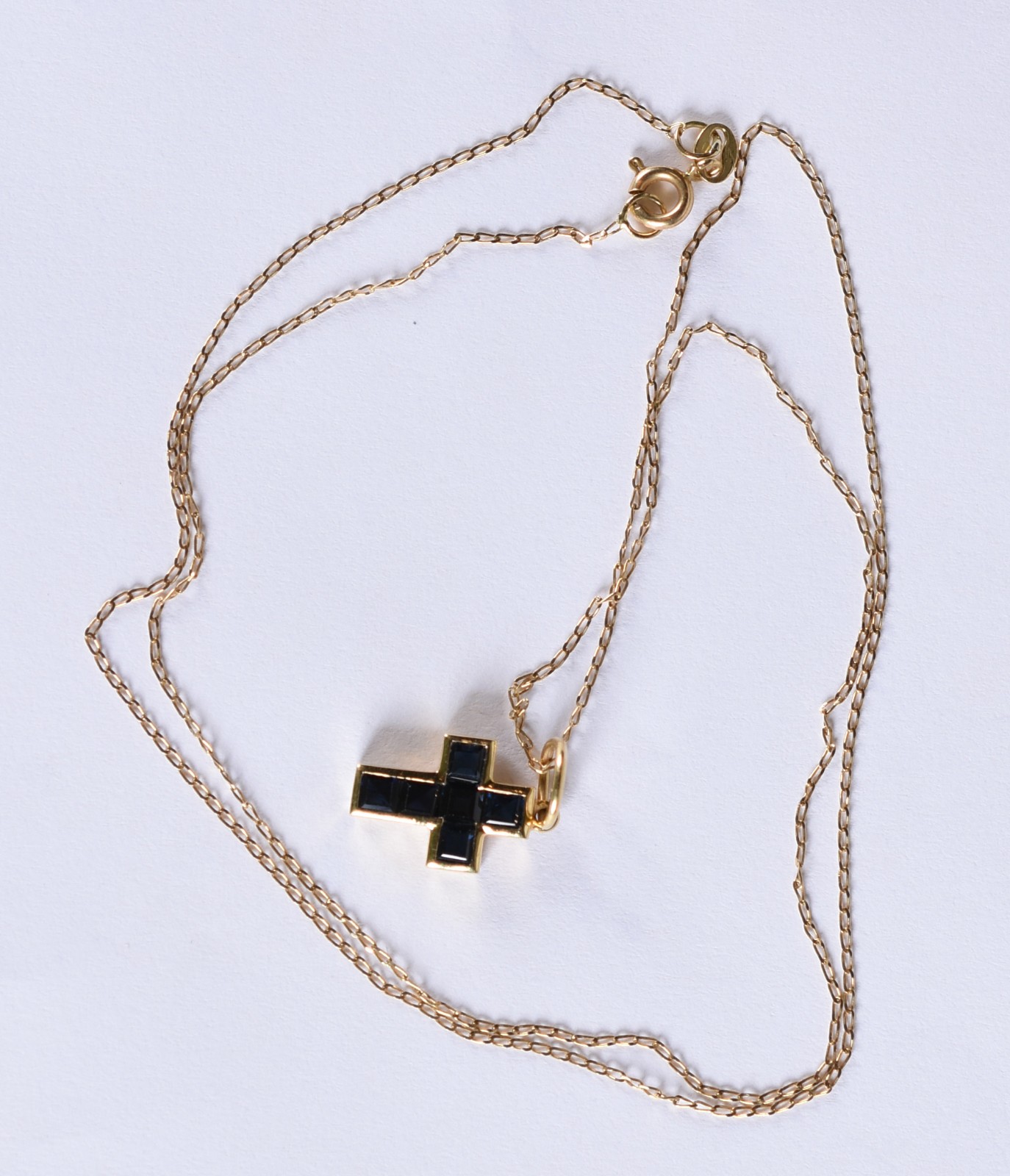 Colar de ouro 18k, contraste 750 e crucifixo com pedras ônix (Por... - foto 3 de 5