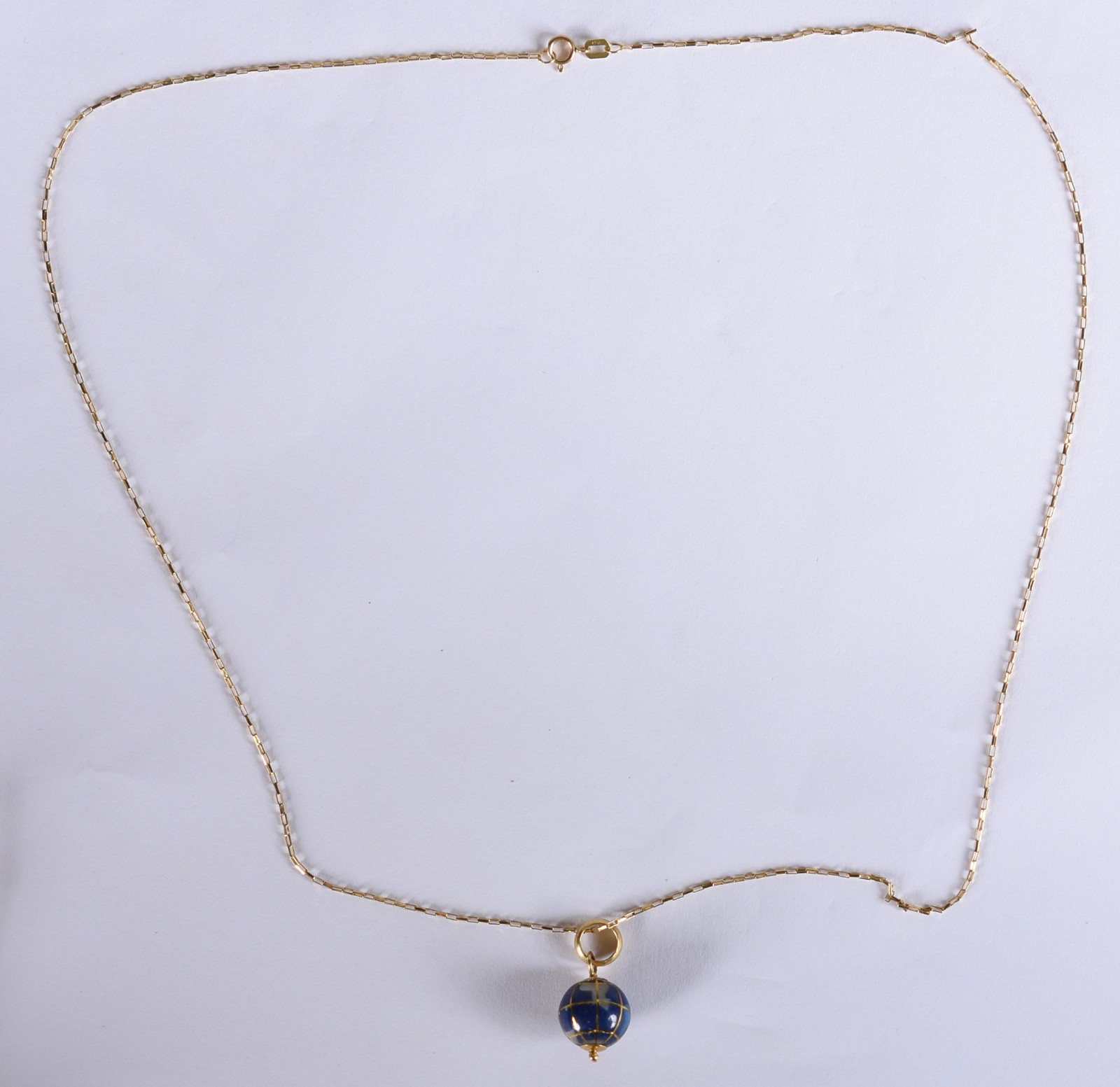Colar de ouro 18k, contraste 750 com pingente feitio "globo" (Por... - foto 2 de 5