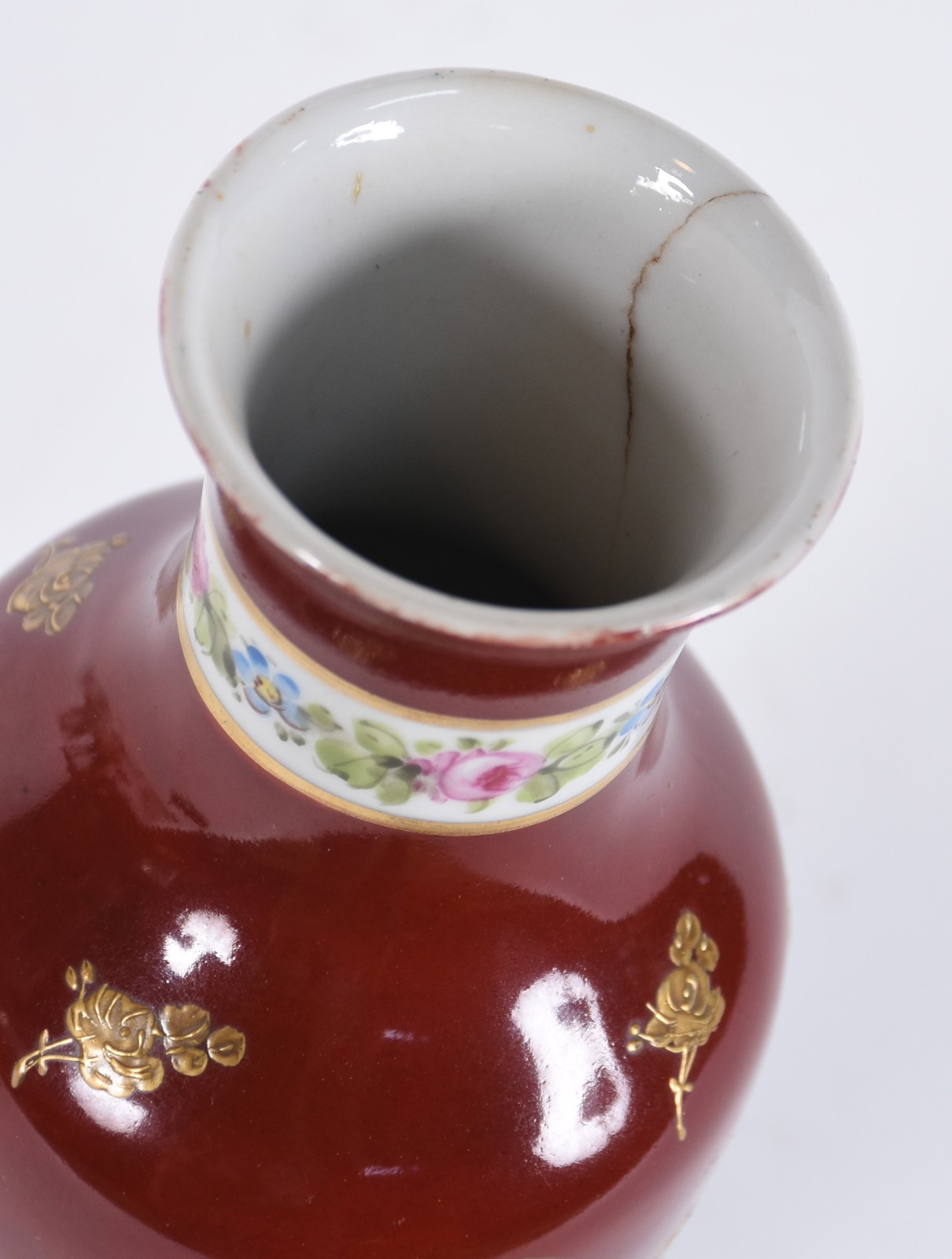 Vaso de porcelana francesa de Sèvres, fundo vinho decorado com flores... - foto 6 de 7