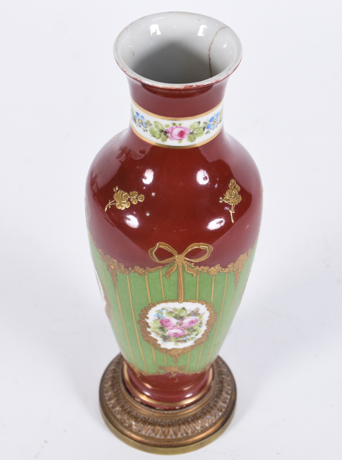 Vaso de porcelana francesa de Sèvres, fundo vinho decorado com flores... - foto 2 de 7
