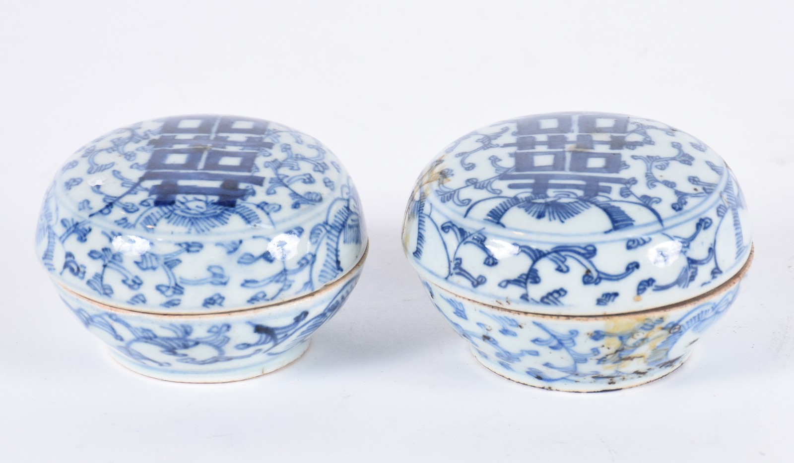 Duas antigas caixas de porcelana chinesa azul e branca, feitio... - foto 1 de 6