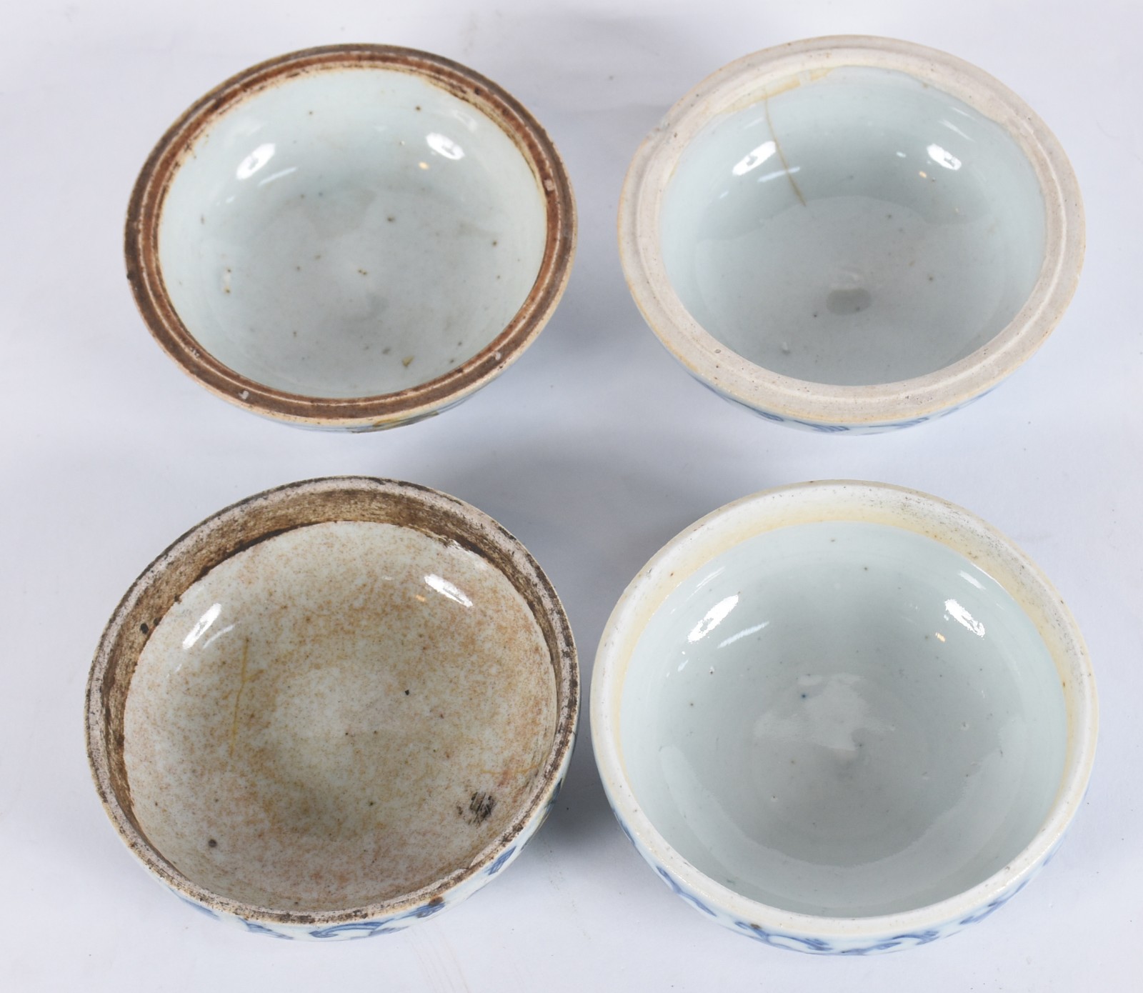 Duas antigas caixas de porcelana chinesa azul e branca, feitio... - foto 3 de 6