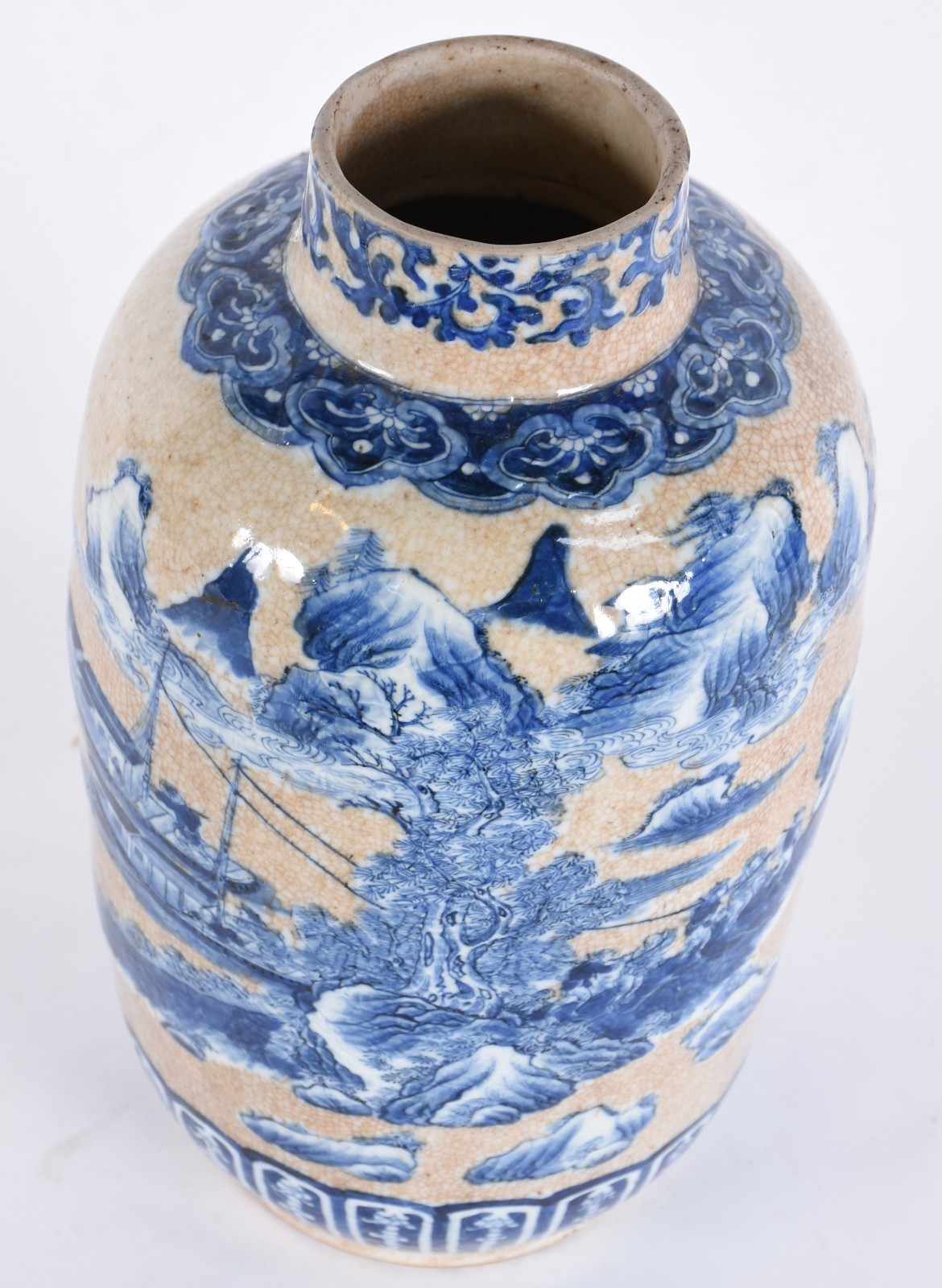 Vaso de porcelana chinesa decorado com barcos e montanhas em esmaltes... - foto 2 de 5