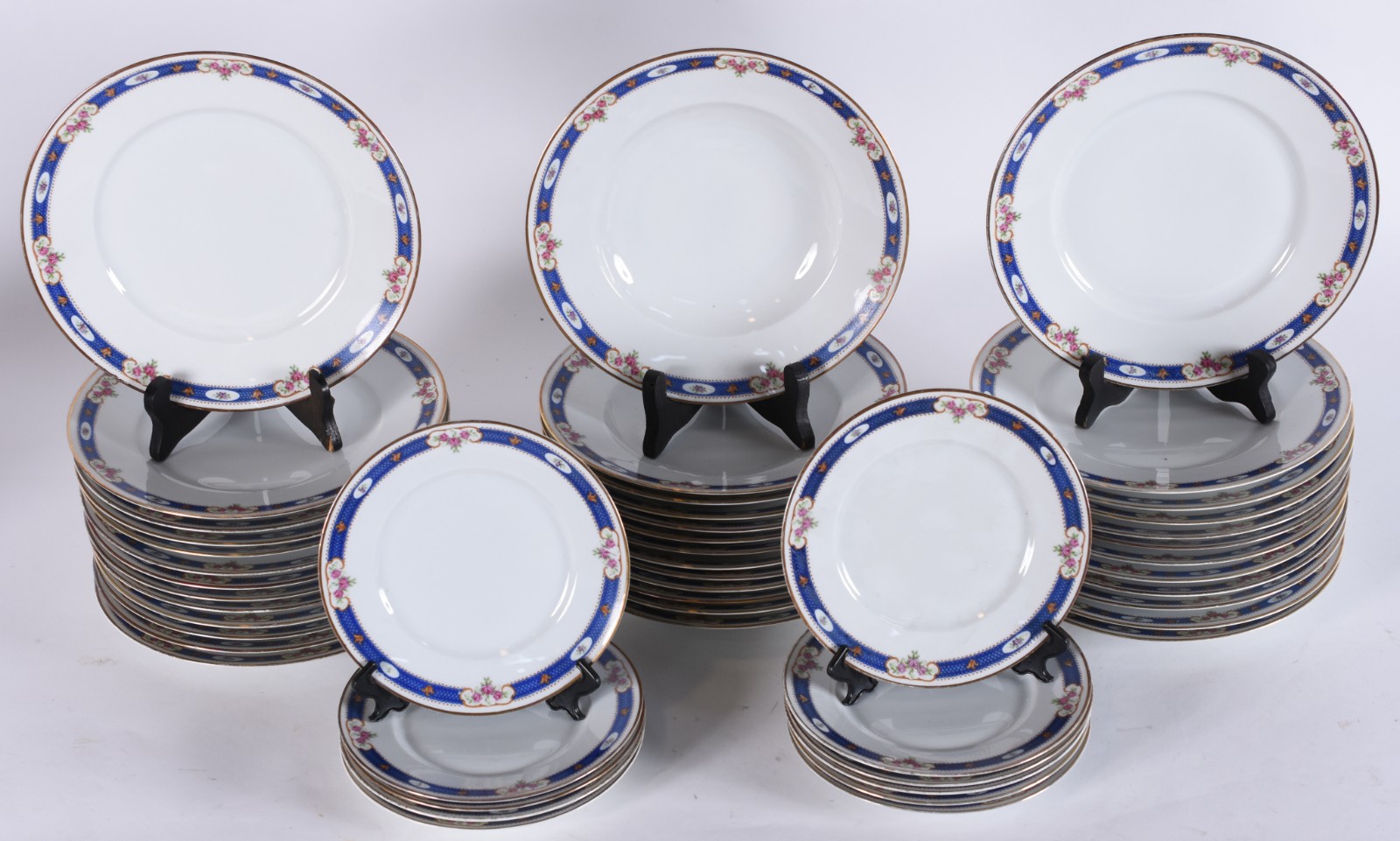 Serviço de jantar de porcelana alemã OHME decorada na borda com friso... - foto 2 de 5