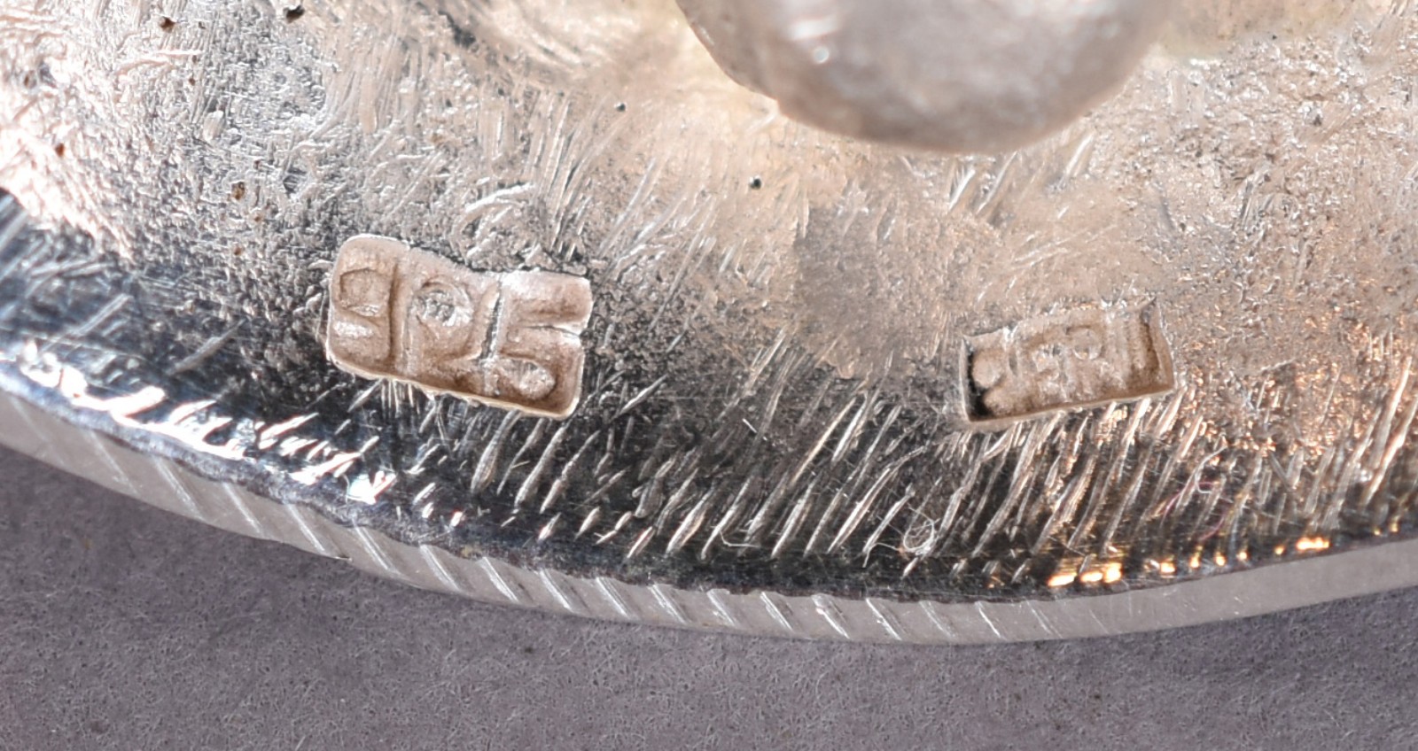 Dois sinos de prata 925 mls. Peso da prata: 150 g.(Por motivos de... - foto 7 de 10