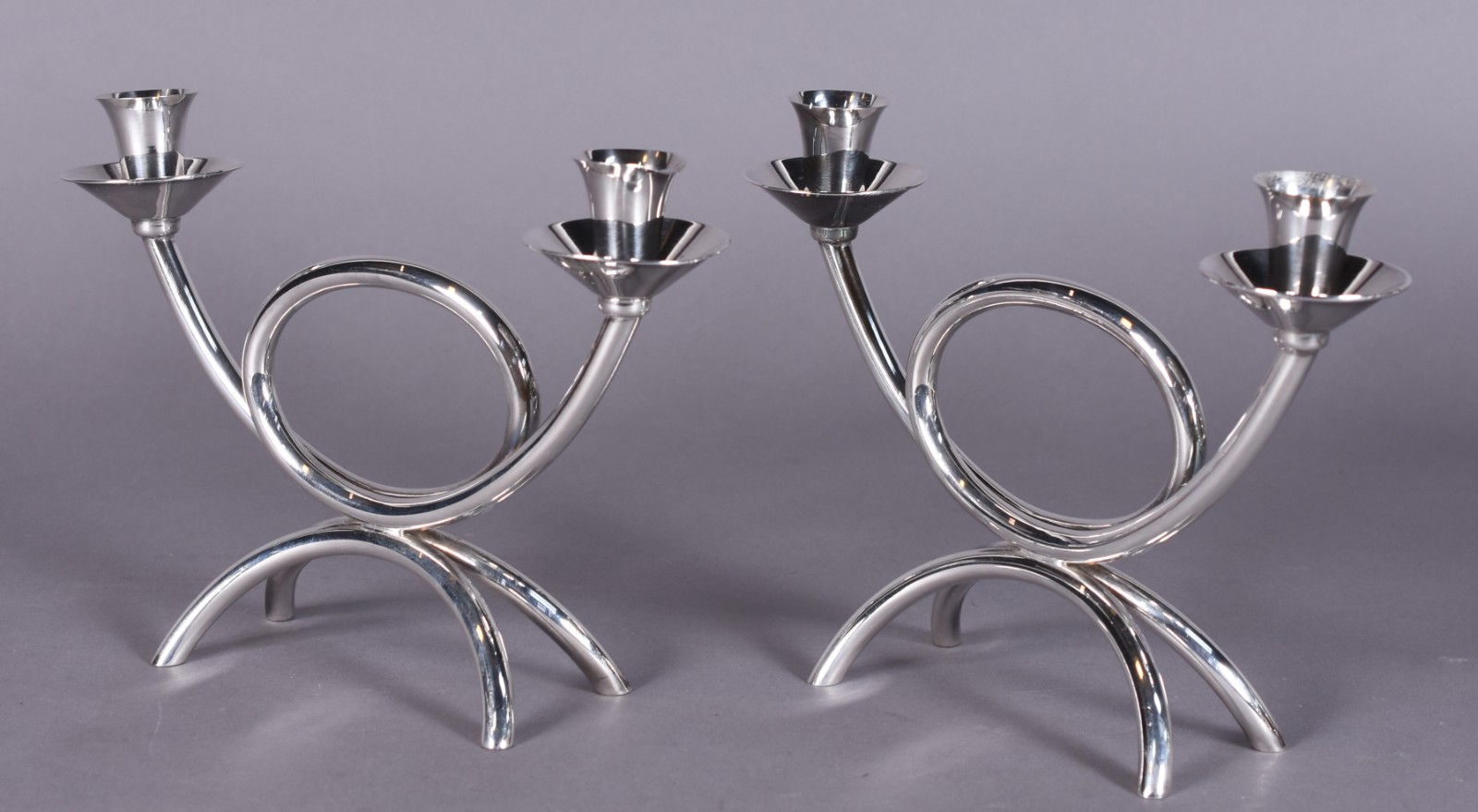 Par de candelabros para 2 velas cada de prata peruana Sterling 925... - foto 1 de 4