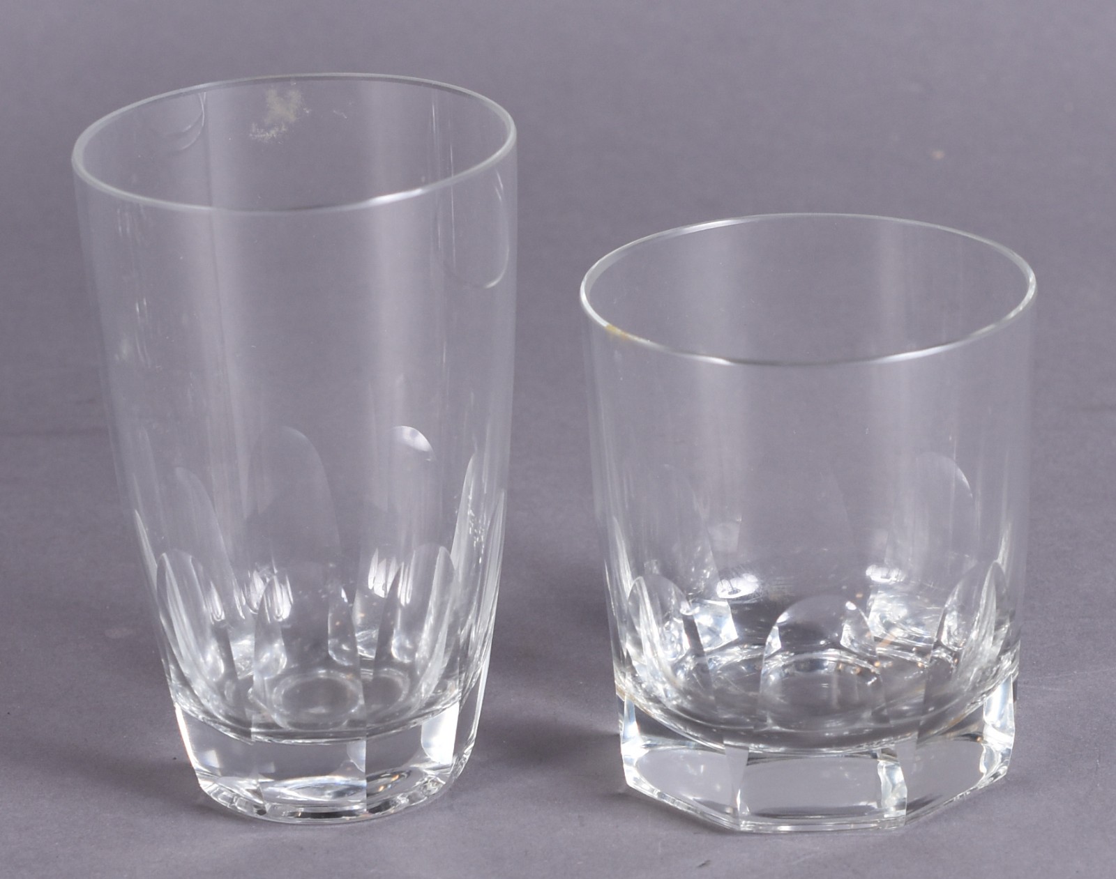 Serviço de copos de cristal facetado composto de: 12 flutes para... - foto 5 de 6