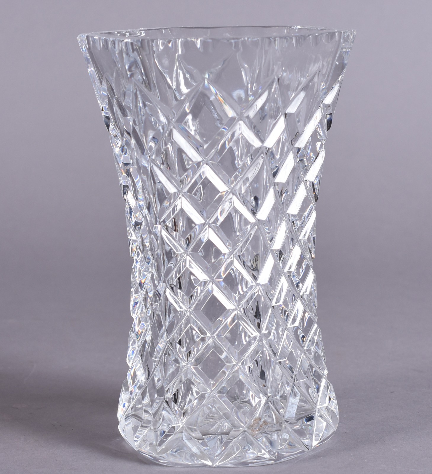 Vaso de cristal lapidado em frisos. - foto 1 de 5