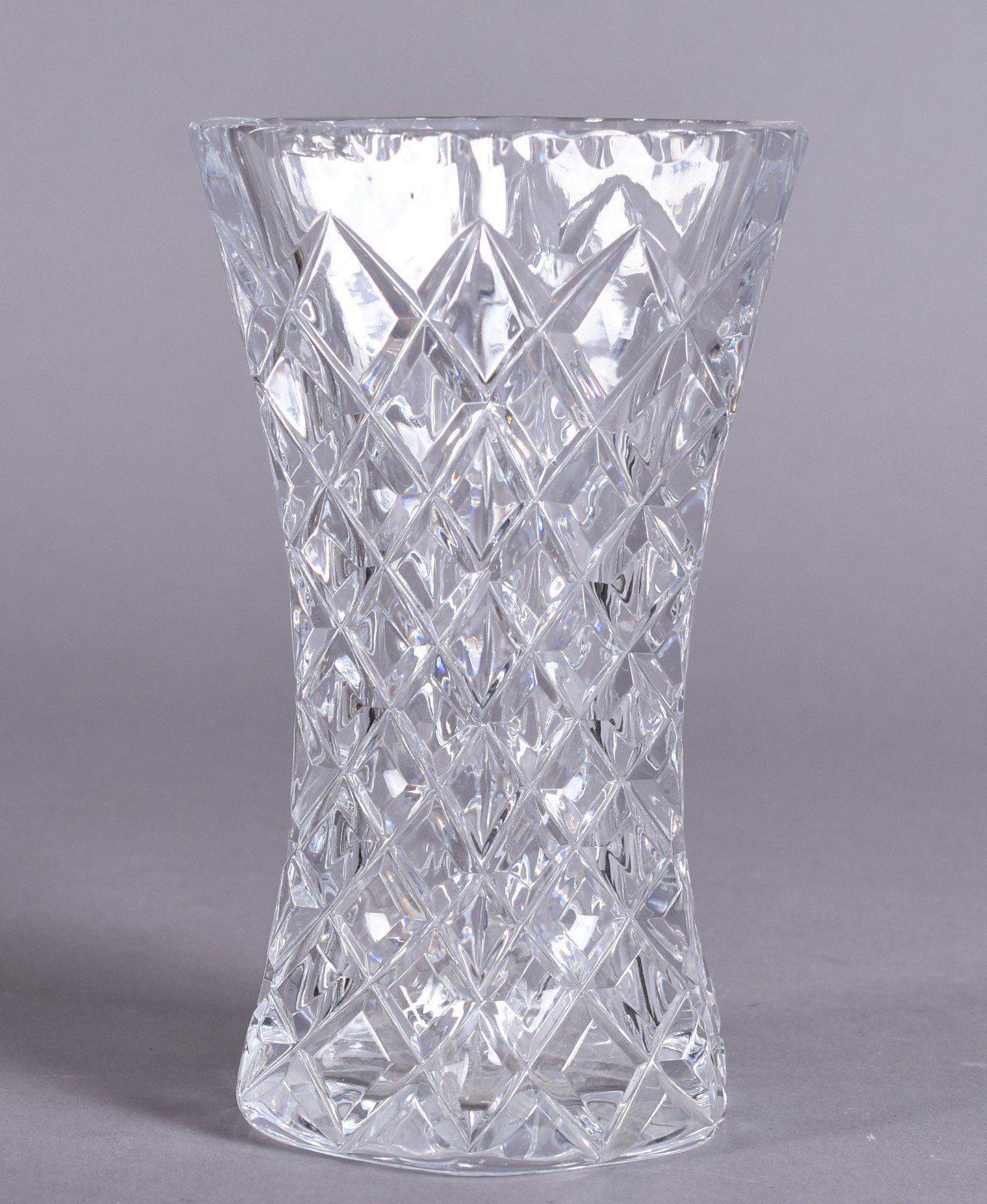 Vaso de cristal lapidado em frisos. - foto 3 de 5