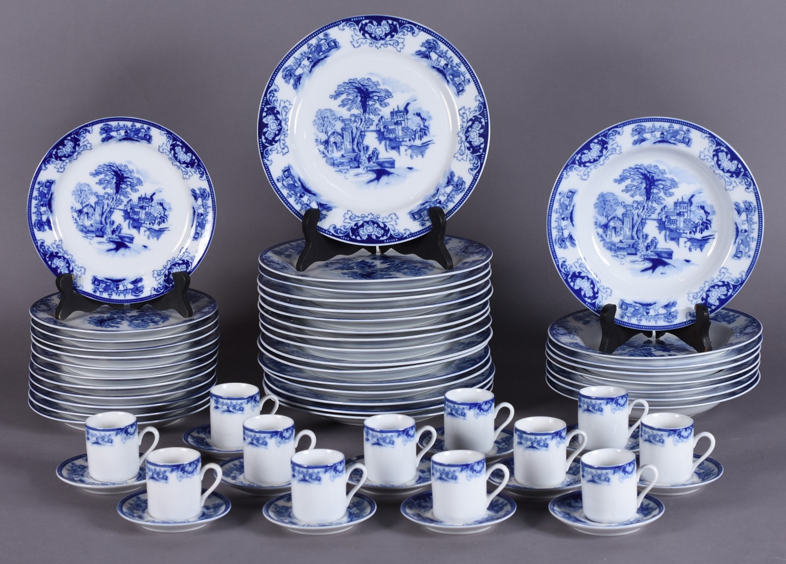 Serviço de jantar e café de porcelana GEMER, decoração com palácios... - foto 1 de 5