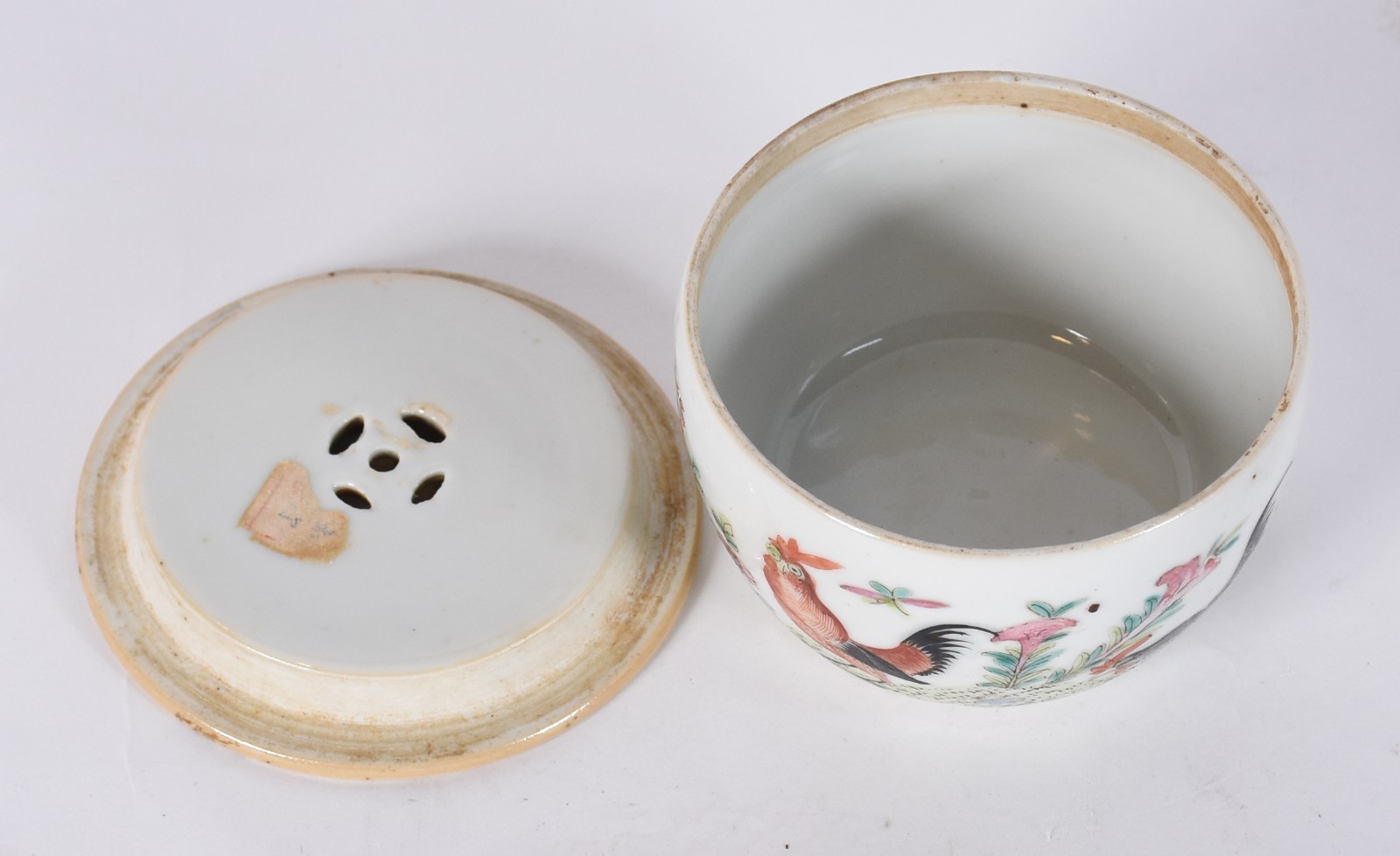 Pequeno e antigo bowl de porcelana oriental decorada com galos e... - foto 4 de 5