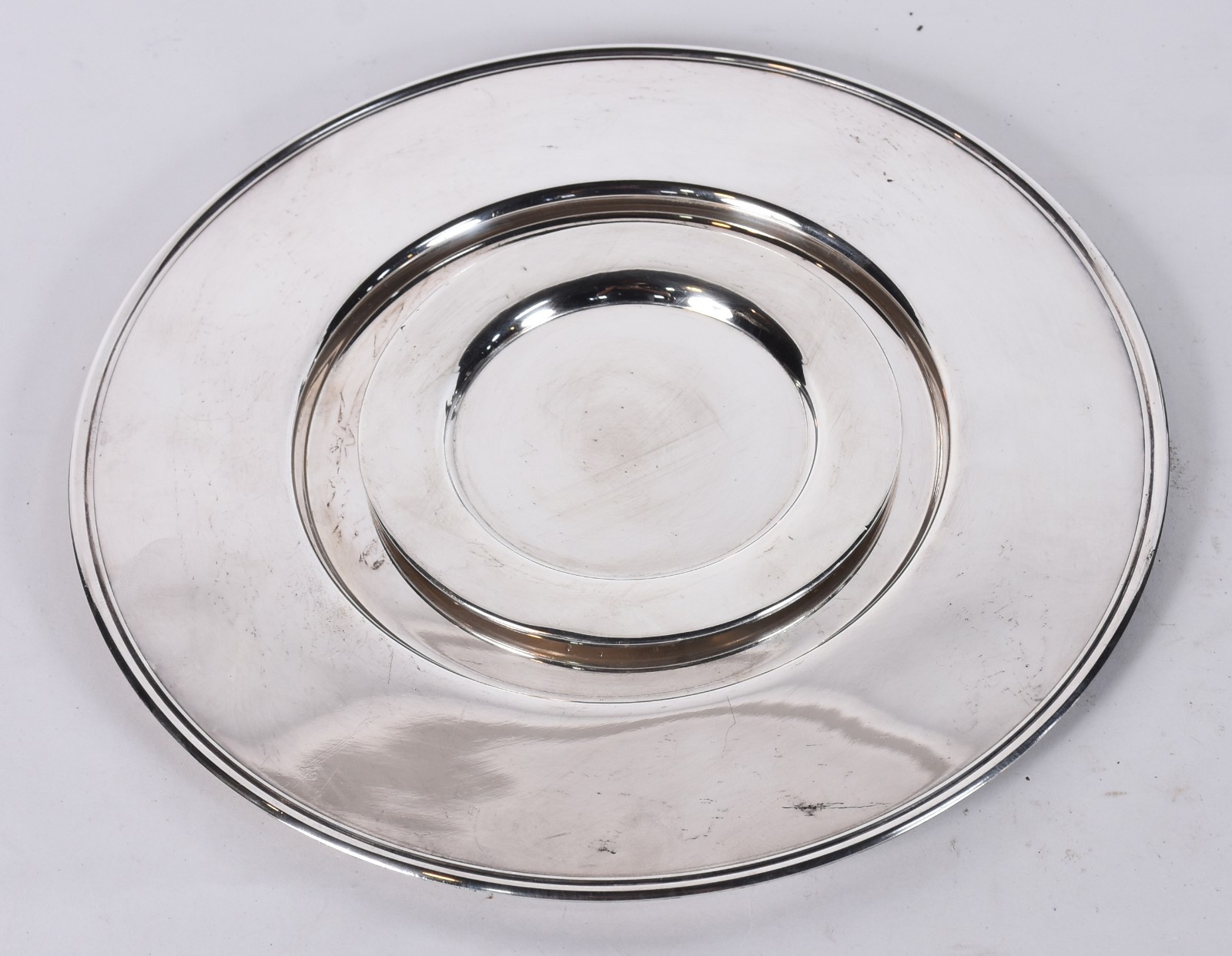 Conjunto com 12 souplats e 12 porta copos de metal prateado... - foto 3 de 5