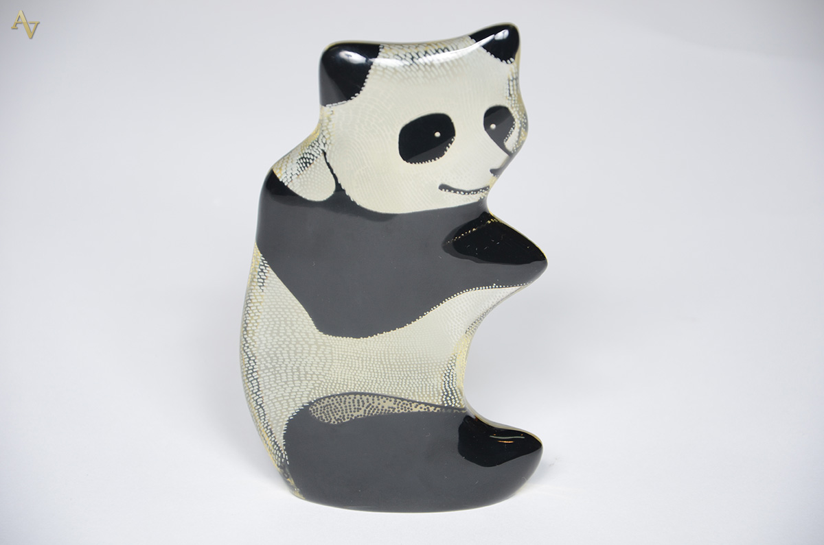 PALATNIK - Escultura em resina de poliéster representando urso panda...