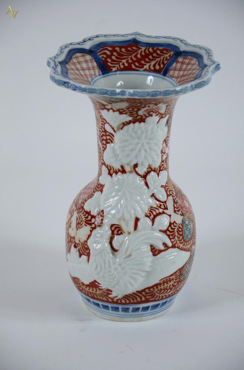 Vaso de porcelana japonesa IMARI, formato balaústre, decorado com... - foto 2 de 2