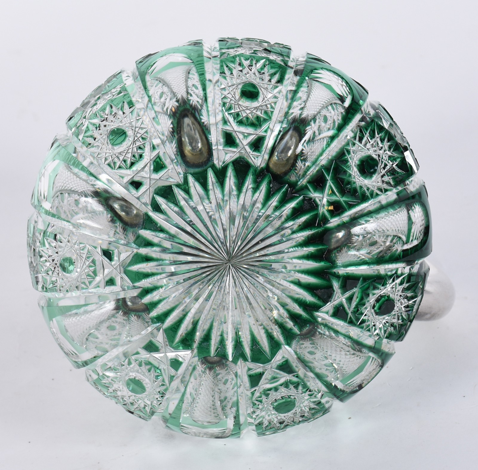 Jarra de cristal lapidado doublé verde, bocal e alça de metal. (metal... - foto 6 de 7