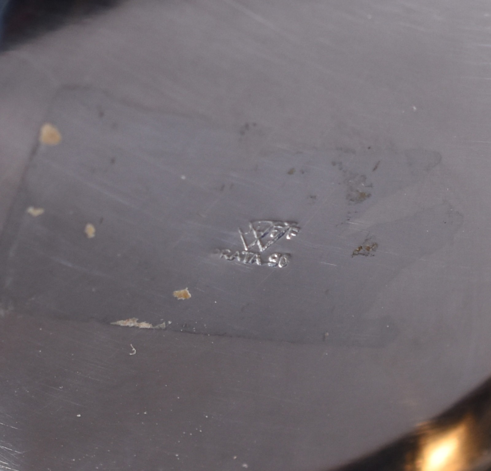 Diversas peças de metal prateado, sendo: balde para gelo com pegador... - foto 5 de 6