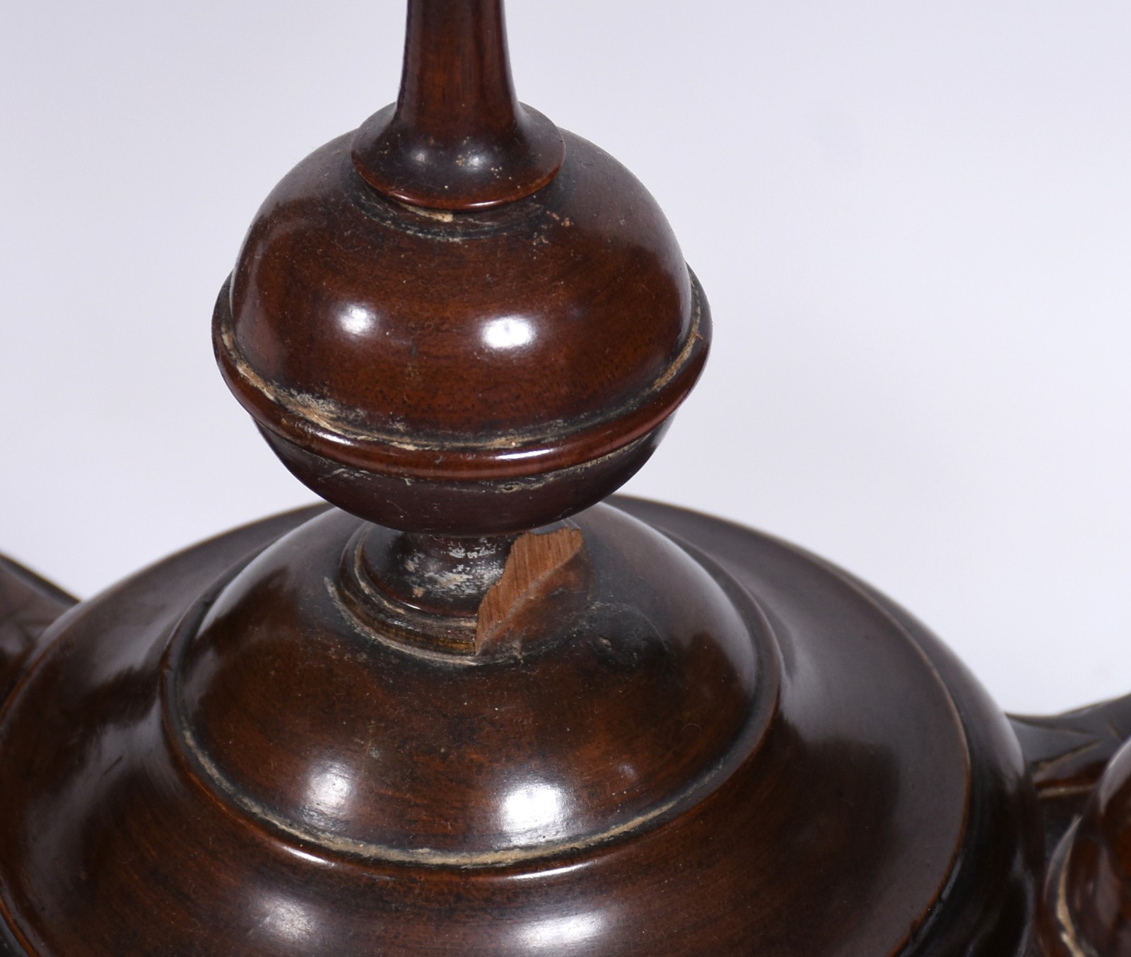 Mesa de madeira nobre estilo Biedermeier, tampo dobrável, apoio em... - foto 7 de 11