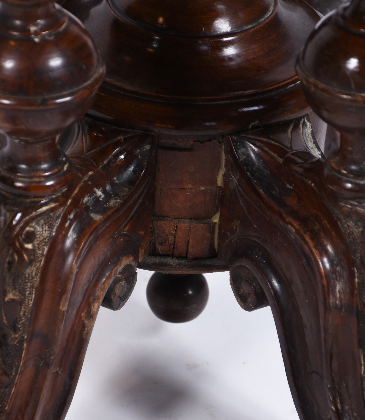 Mesa de madeira nobre estilo Biedermeier, tampo dobrável, apoio em... - foto 8 de 11