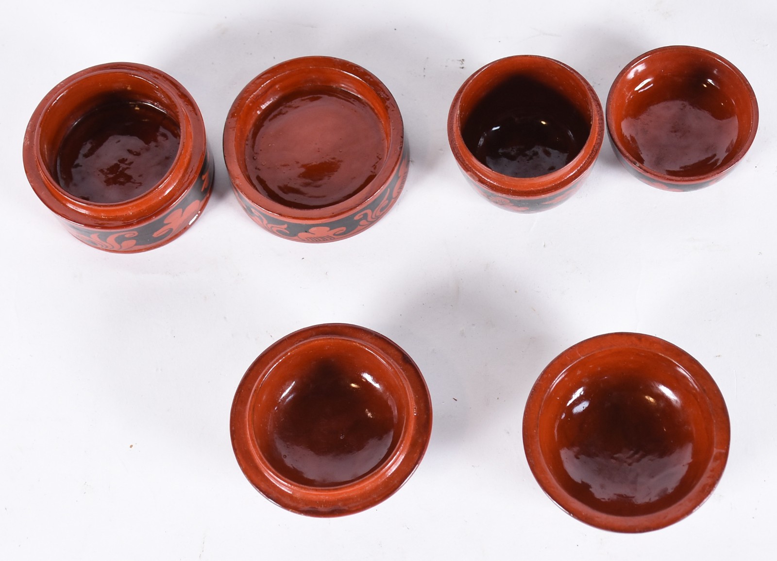 Diversas peças, sendo: par de vasos de lacca, 4 vasos de cloisonné... - foto 4 de 6