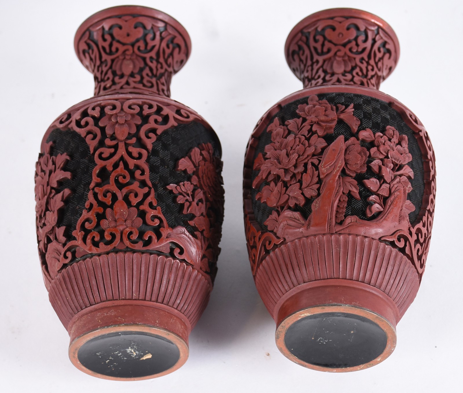 Diversas peças, sendo: par de vasos de lacca, 4 vasos de cloisonné... - foto 6 de 6