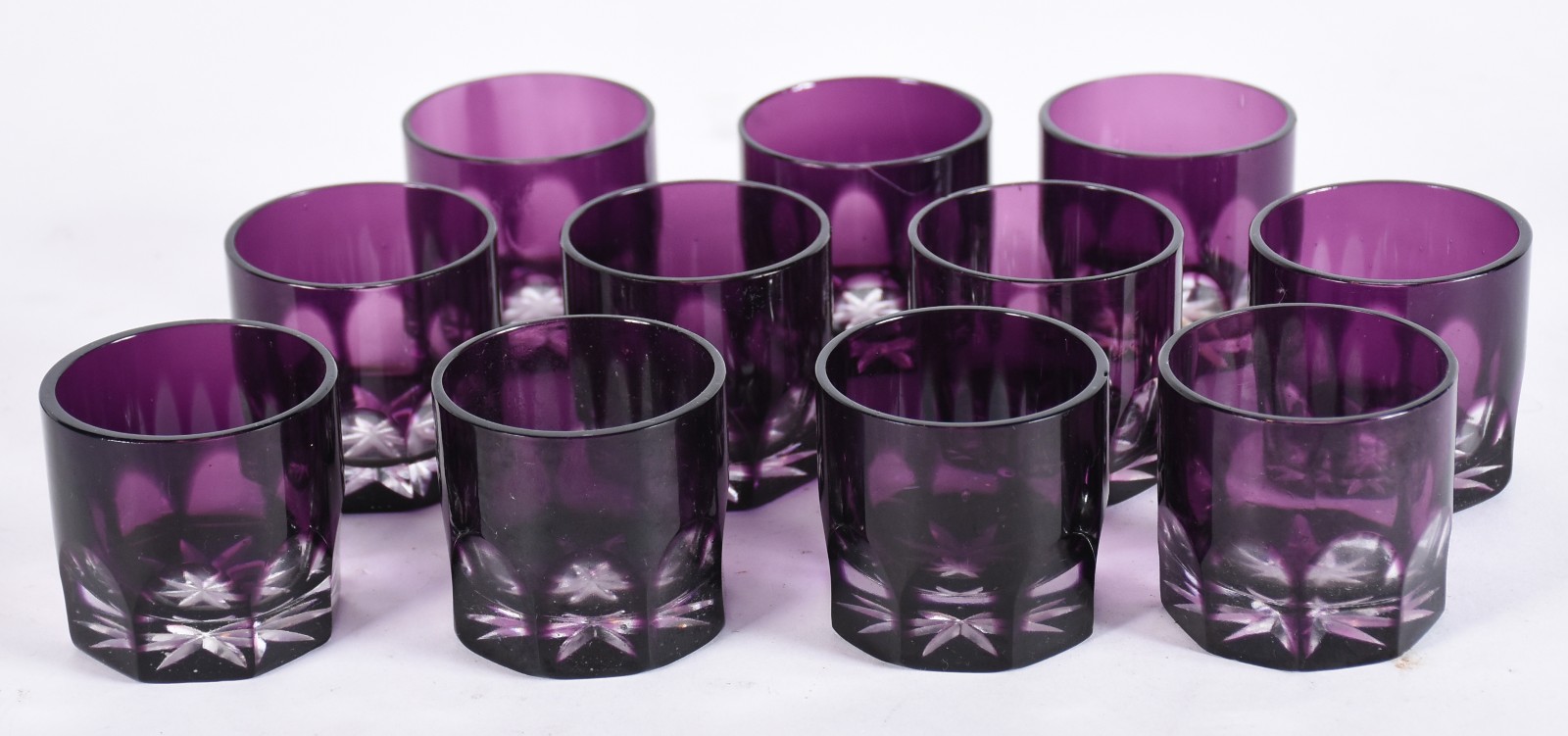 Conjunto com 11 copinhos para licor de cristal doublé roxo facetado... - foto 1 de 4