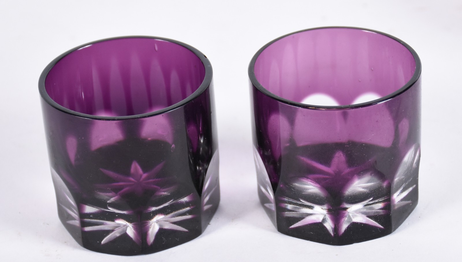 Conjunto com 11 copinhos para licor de cristal doublé roxo facetado... - foto 4 de 4