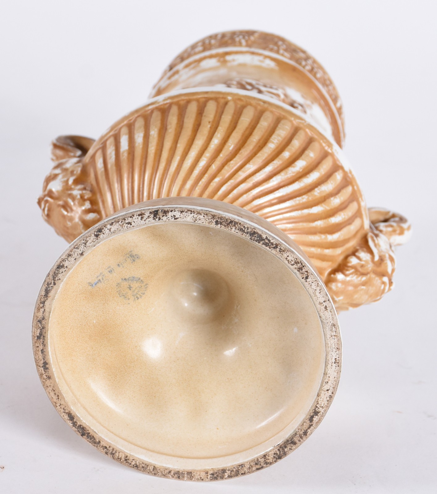 Ânfora de porcelana Italiana, com fio de cabelo na tampa. - foto 4 de 6