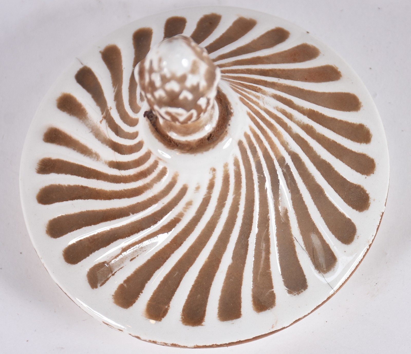 Ânfora de porcelana Italiana, com fio de cabelo na tampa. - foto 6 de 6