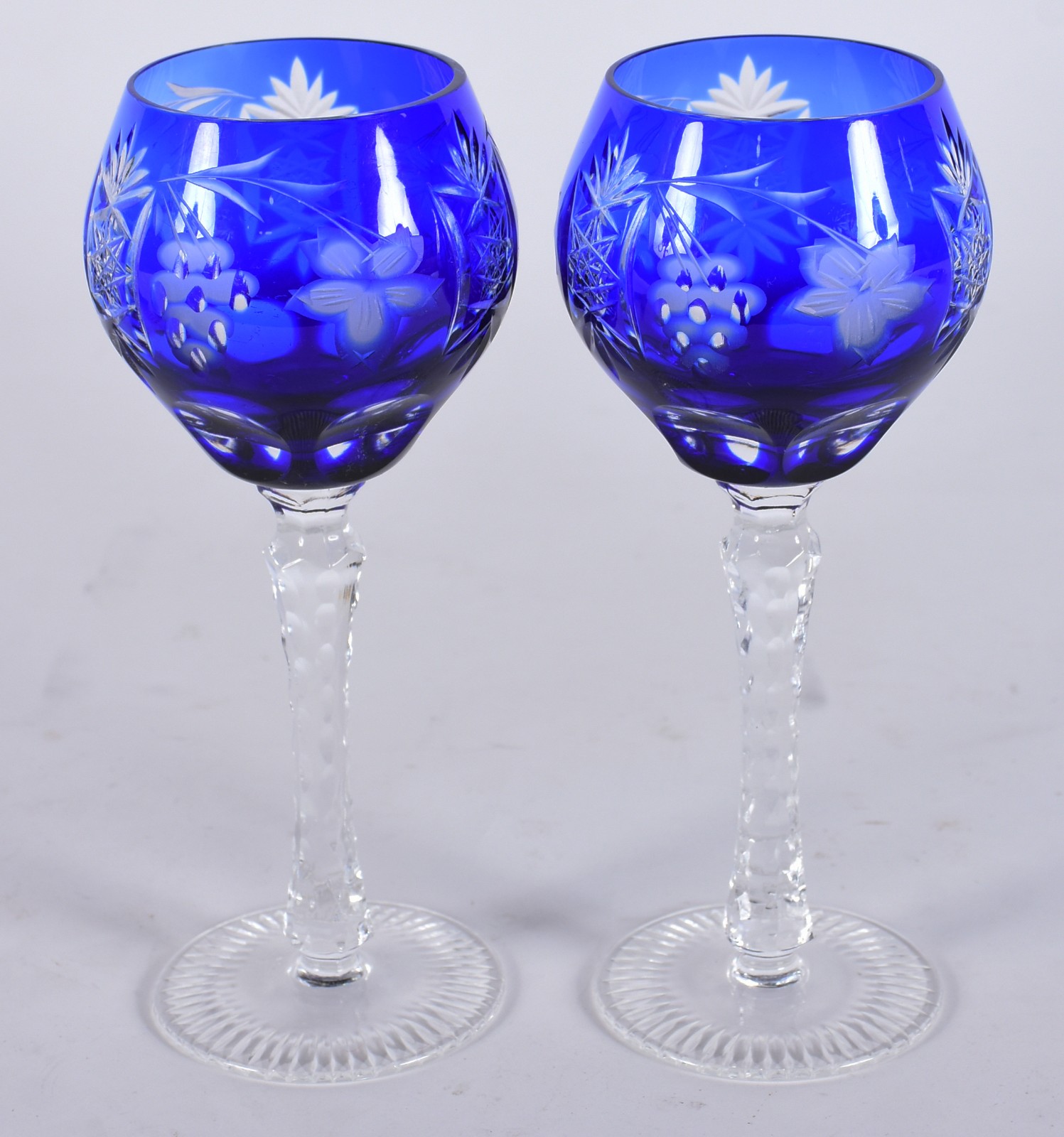 Seis taças para vinho de cristal doublé azul lapidado, pés altos... - foto 3 de 3