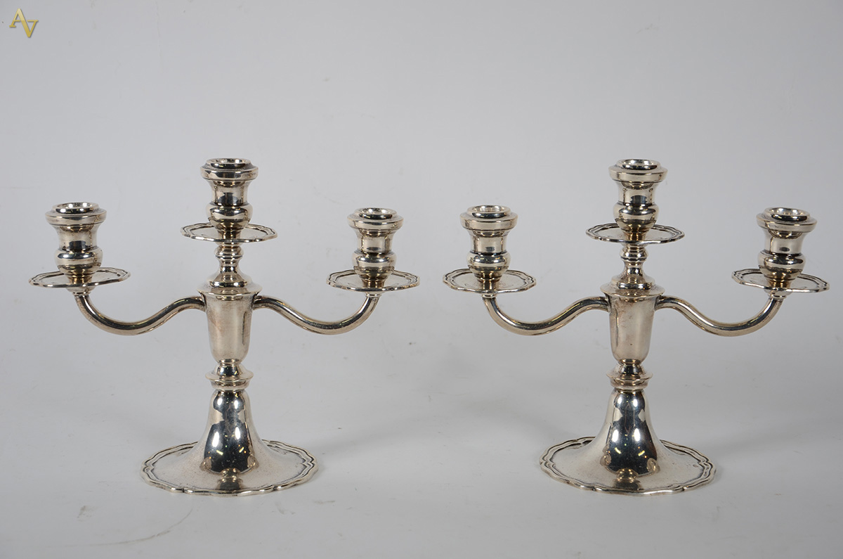 Par de Candelabros para 3 velas cada de prata portuguesa contraste...