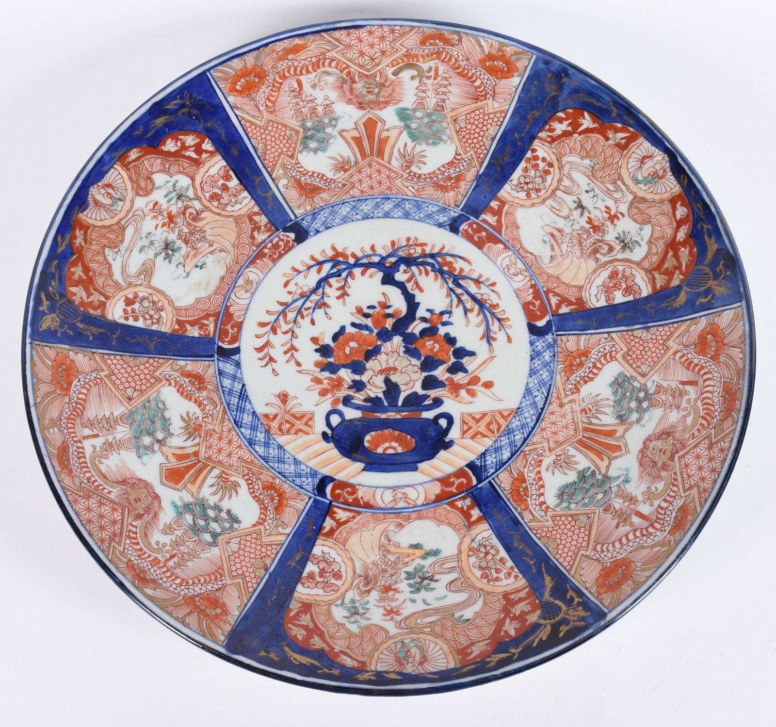 Antigo medalhão de porcelana Imari, verso com símbolos em azul. - foto 1 de 3
