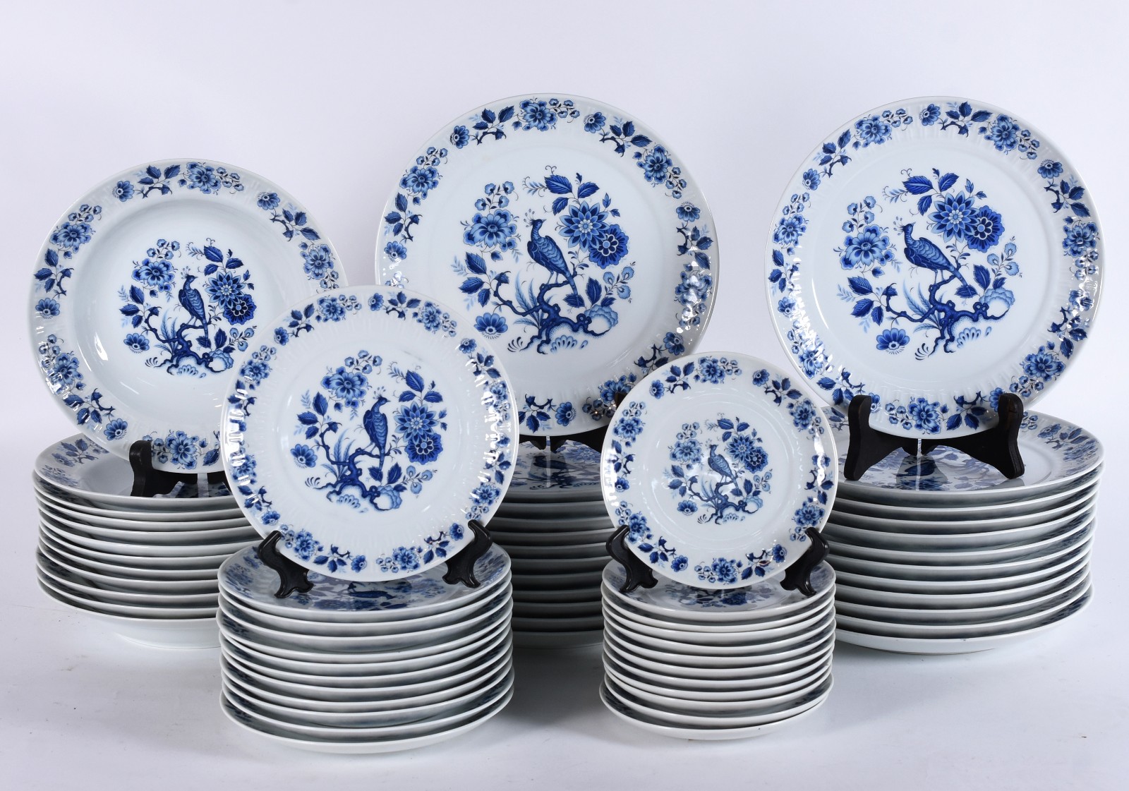 Serviço de jantar de porcelana nacional EMANO decorado com aves do... - foto 1 de 4
