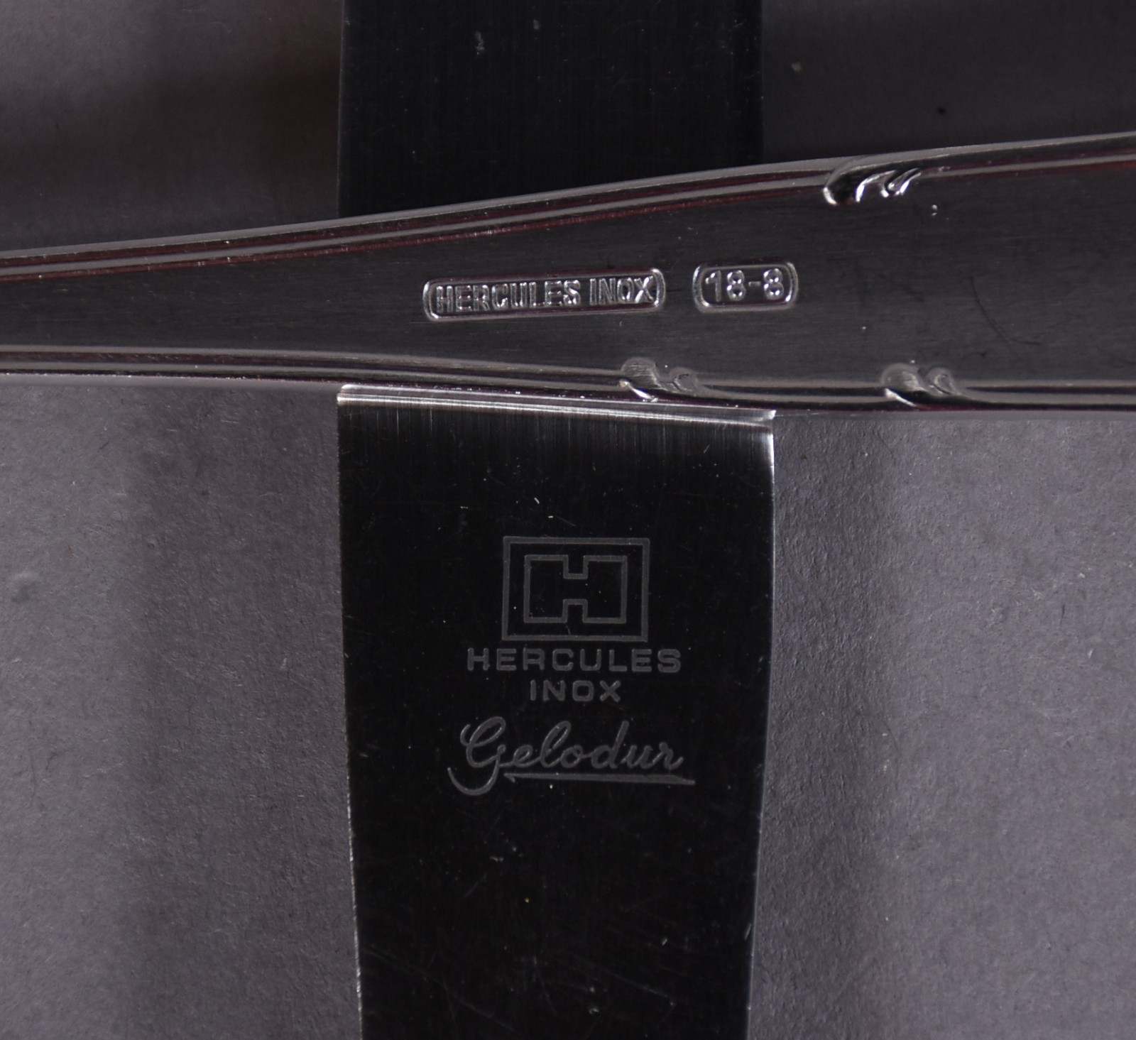 Faqueiro Hercules aço inox composto de: 13 colheres, 19 garfos, 12... - foto 4 de 7