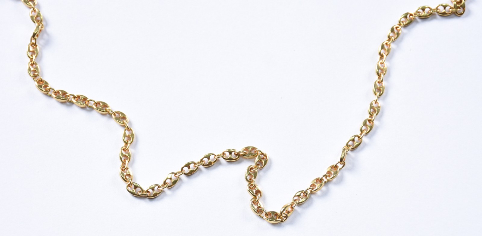 Colar de ouro 18 k, contraste 750 feitio "Gucci", um dos elos soltos... - foto 1 de 6