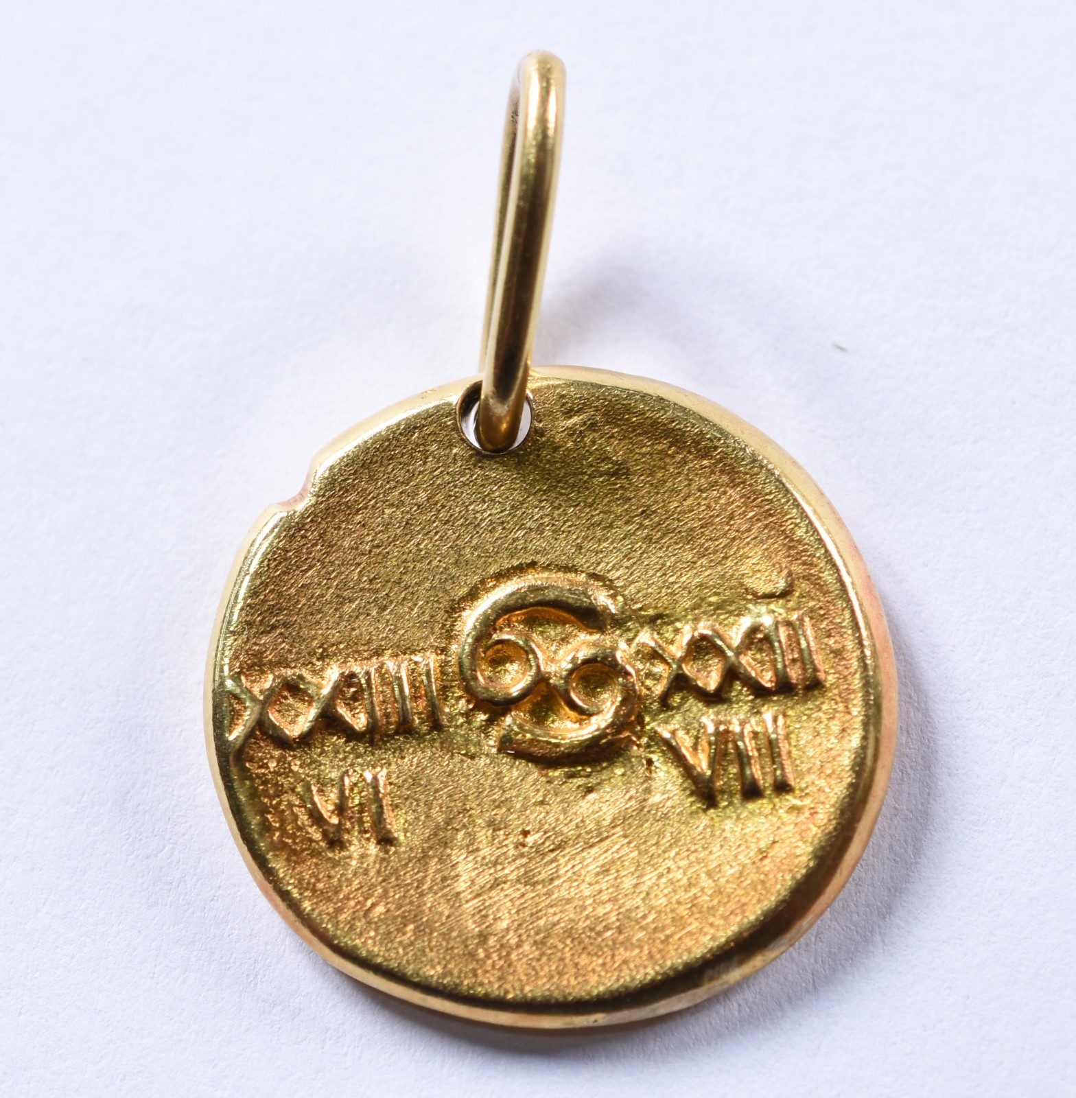 Pingente de ouro 18 k com signo de "câncer" (Por motivos de segurança... - foto 3 de 3