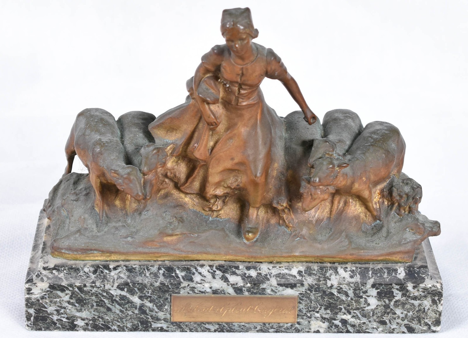 "Il pleut, il pleut bergère" - Pastora com Ovelhas. - foto 1 de 7